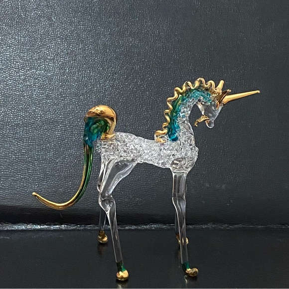 Vintage Delicate Spun Glass Unicorn Collectible Art Glass Figurine - Picture 5 of 16